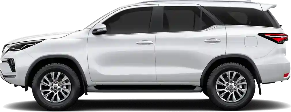 Toyota Fortuner in Platinum White Pearl