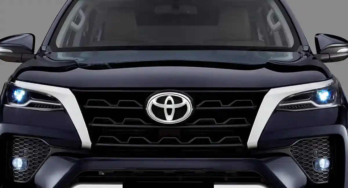 Official Toyota Bharat gallery image 2 for Fortuner