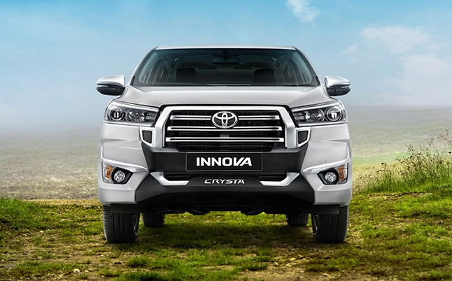 Toyota Innova Crysta gallery image 3