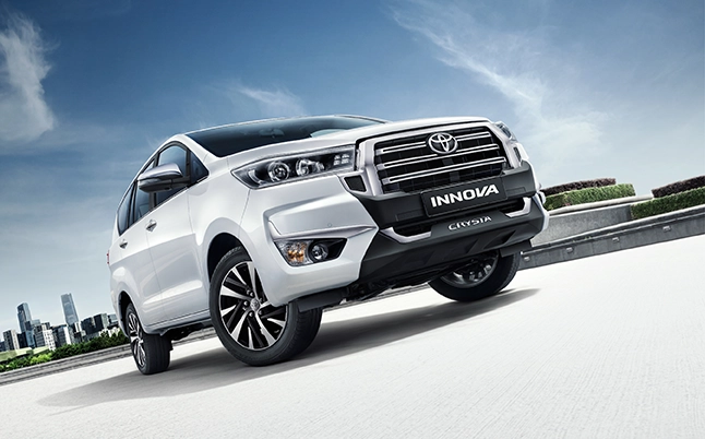 Toyota Innova Crysta gallery image 4