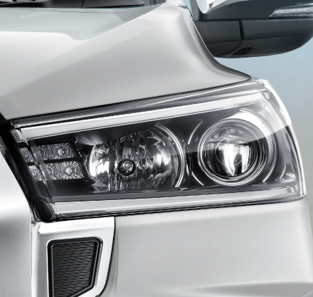 Toyota Innova Crysta: Piercing LED Headlamps