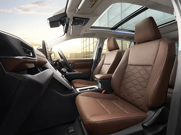 Toyota Innova Hycross: Stunning Interiors