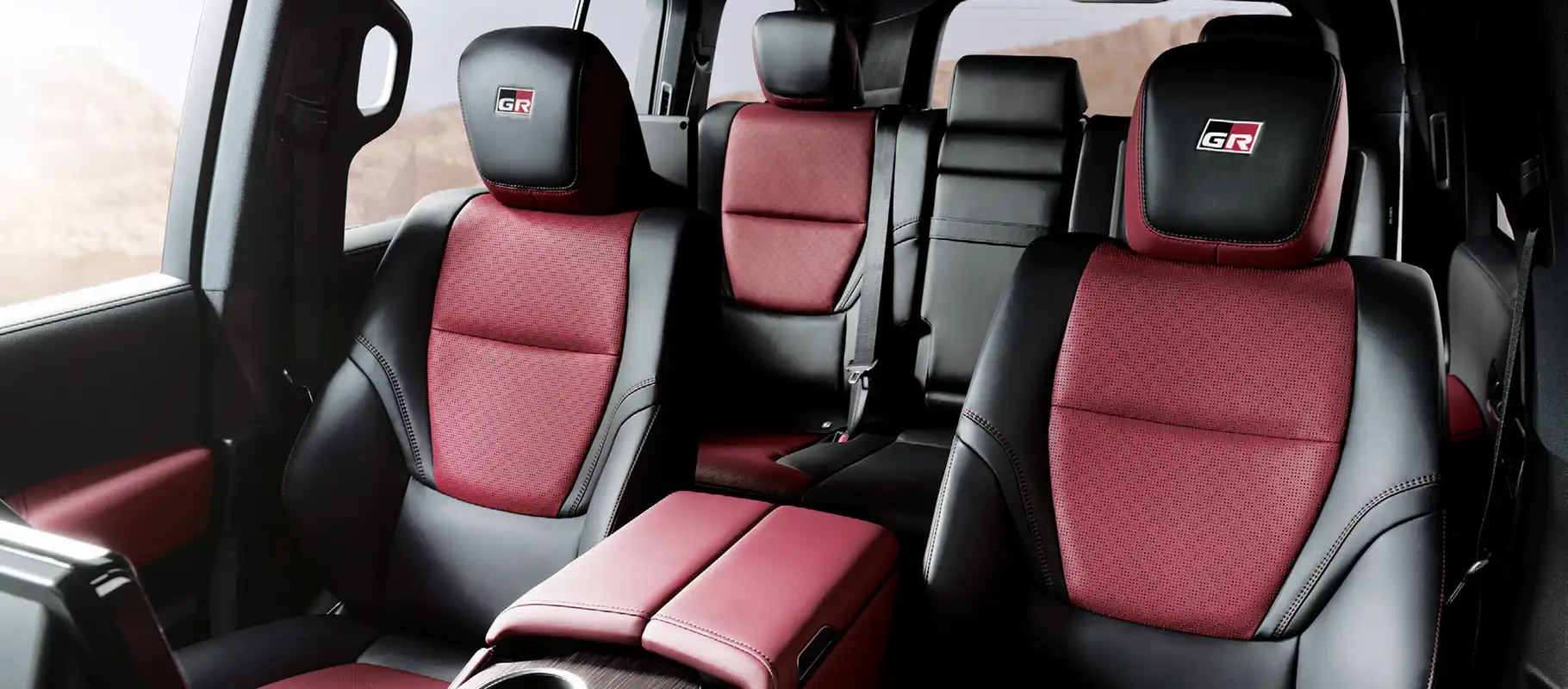 Toyota Land Cruiser 300 interior image 1