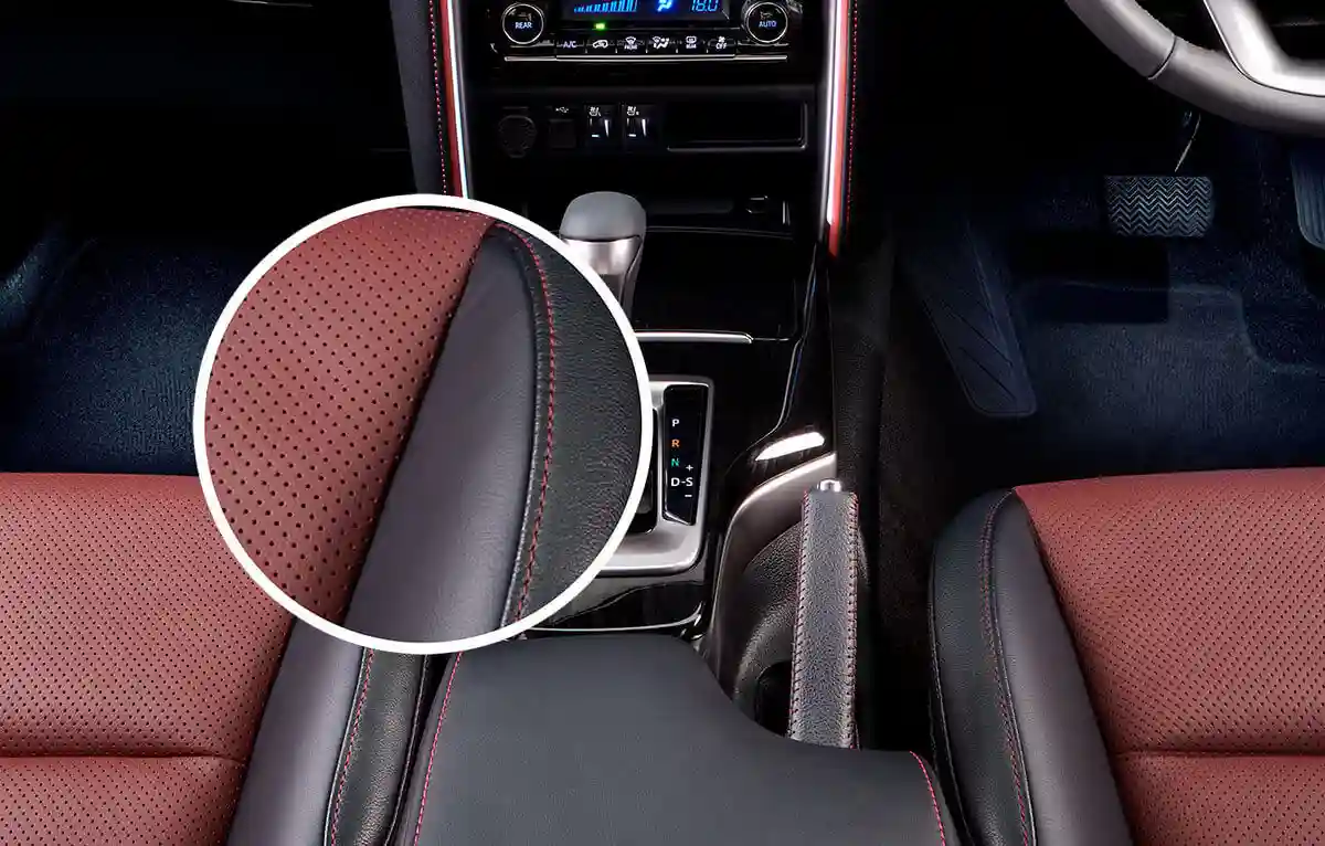Toyota Legender interior: Interior Contrast Stitching on Console Box