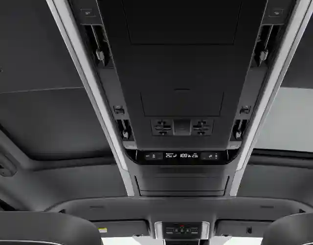 Toyota Vellfire interior: roof console